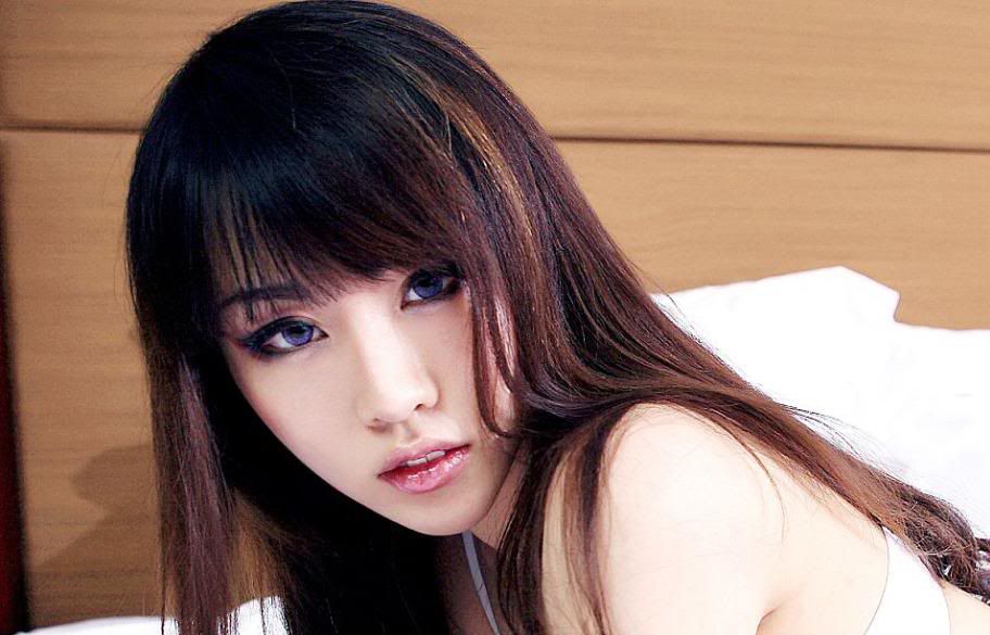 爆乳萌妹子私房内衣迷人写真