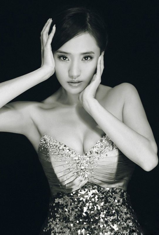 美女王智妩媚撩人高清照