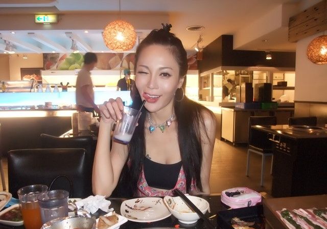 大胸美女徐至琦妩媚迷人自拍