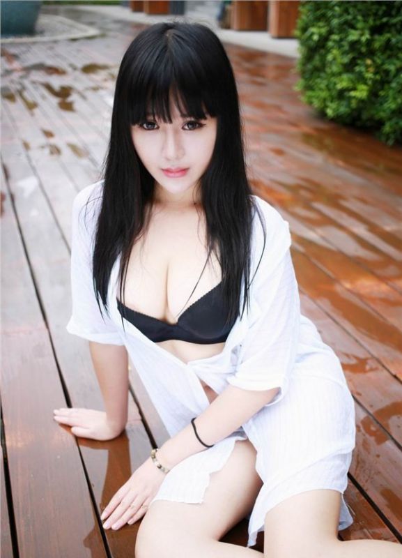 极品美少女演绎湿身美臀爆乳诱惑