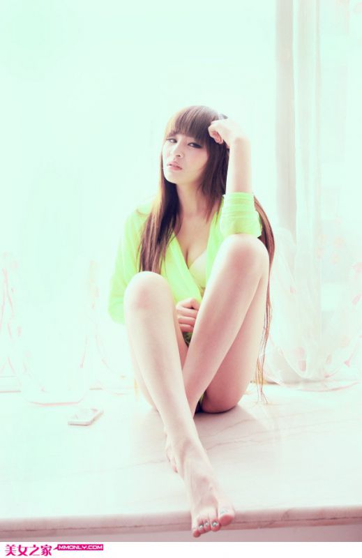可爱小美女苏夏性感私房照