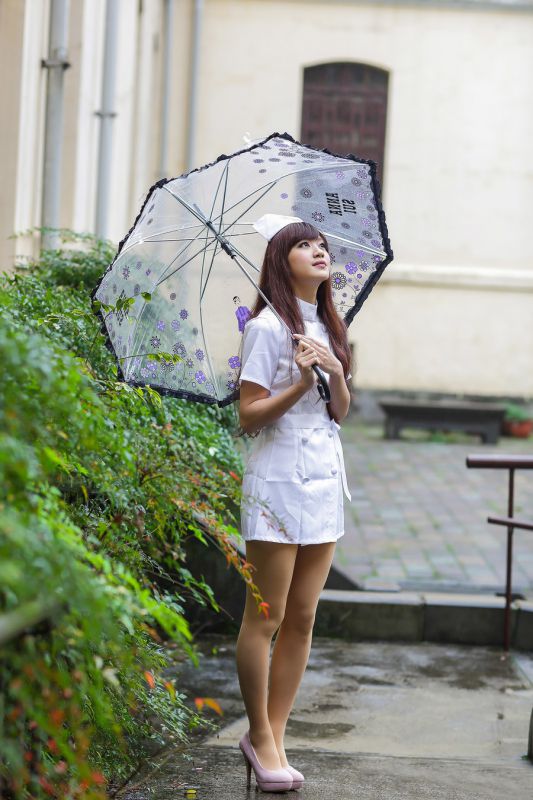清纯美女上演制服诱惑