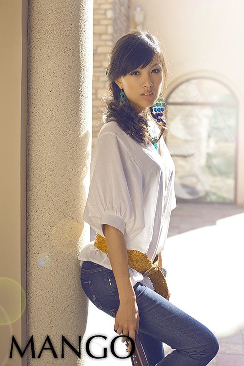 吊带长裙萌妹子可爱写真