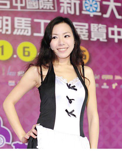 性感美女羽庭活动现场迷人爆乳照