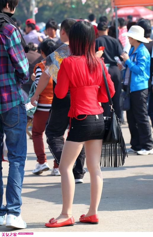 街拍长腿美女高清诱人写真