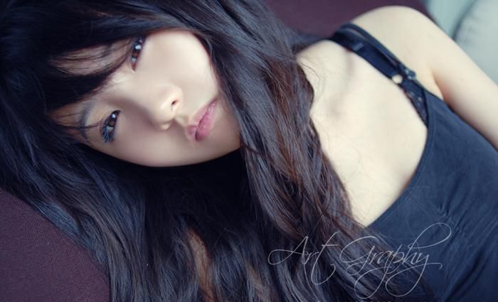 黑色内衣性感美女居家诱人写真