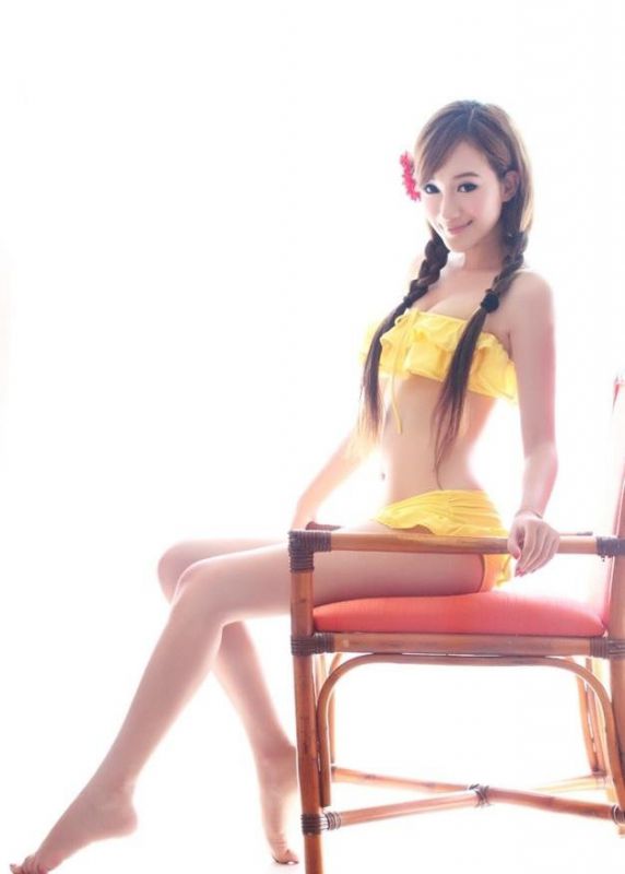 清新萌妹子私房秀美腿高清写真