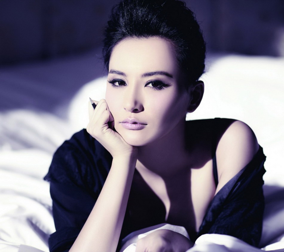 性感御姐莫小棋妩媚写真