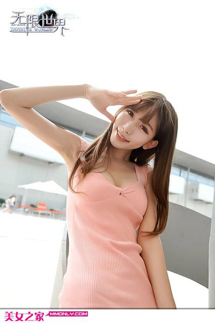 极品美女性感酥胸迷人写真