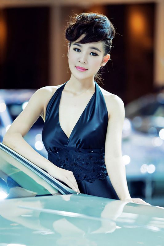 长腿美女车模车展爆乳诱惑美照