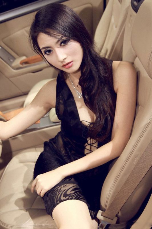 火辣酥胸绝美翘臀性感模特组图推荐