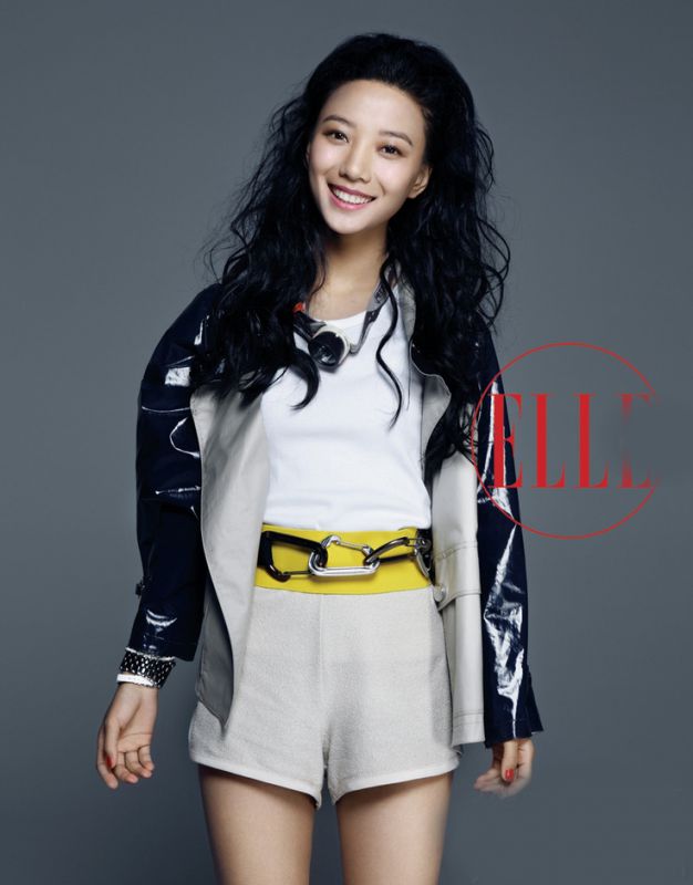 王珞丹登《ELLE》杂志封面写真