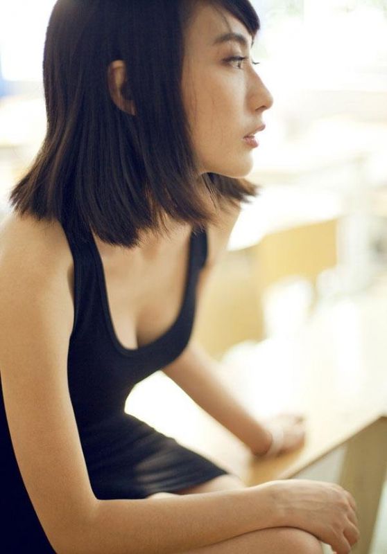 性感萌妹子黑色紧身裙诱惑写真