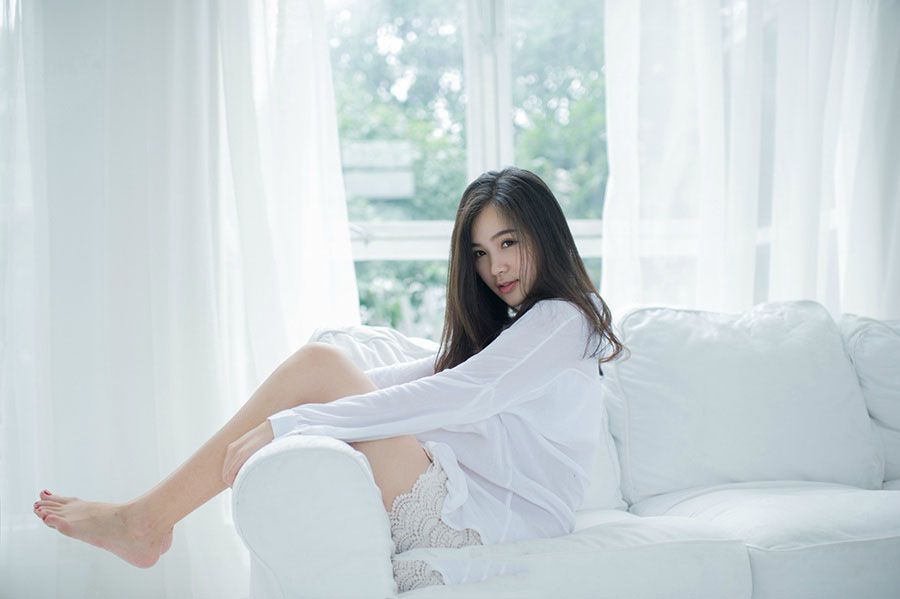 长发美女私房爆乳唯美写真