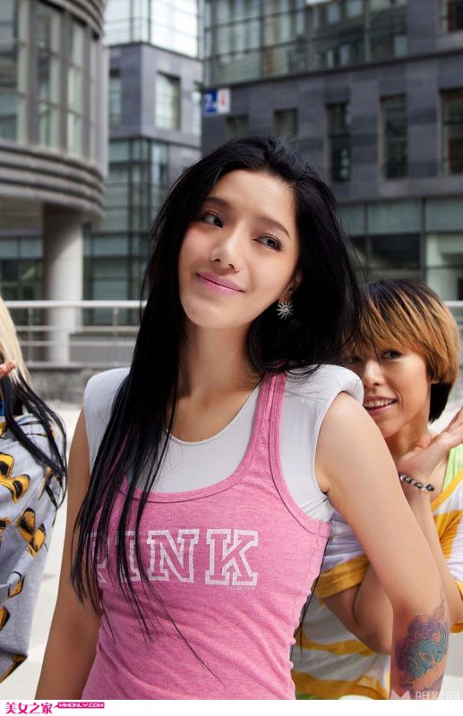 女星江映蓉时尚造型街拍写真