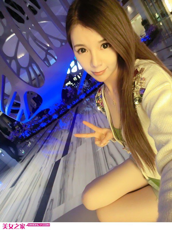 可爱美女高清自拍照