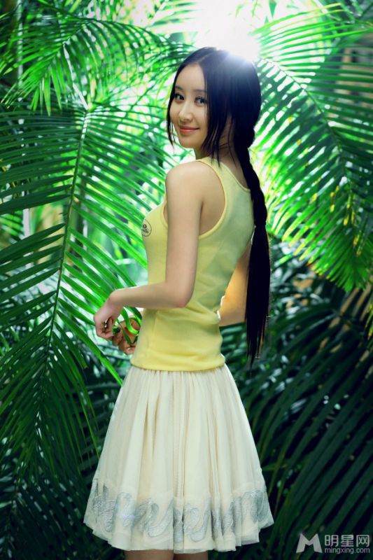 女神舒畅甜美小清新迷人写真