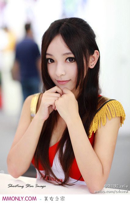完美世界活动现场陈欣和可爱自拍照