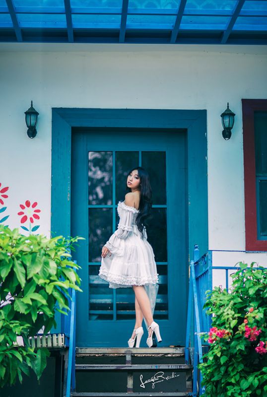 小清新校花美女户外迷人写真