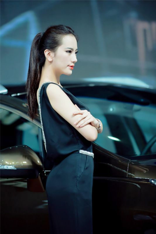 长腿美女车模车展爆乳诱惑美照