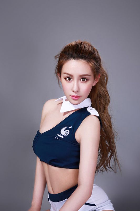 清纯足球宝贝性感翘臀唯美个性写真