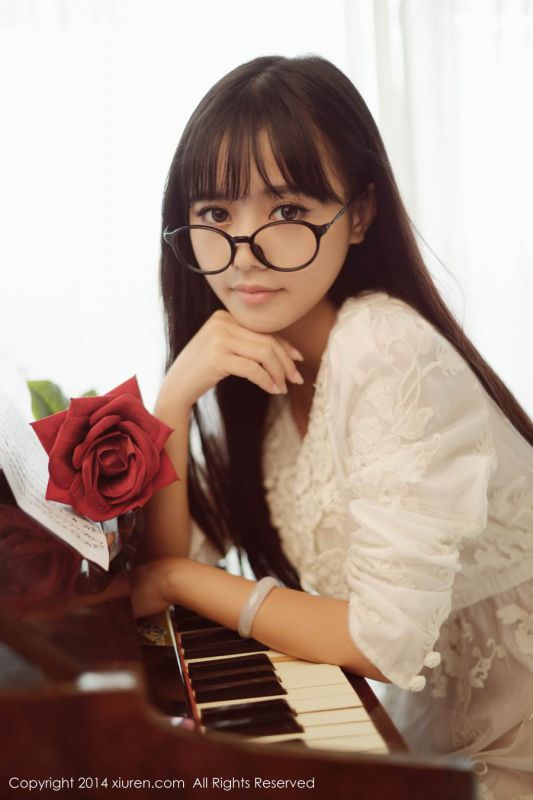 清纯萌主羽住高清迷人写真图片
