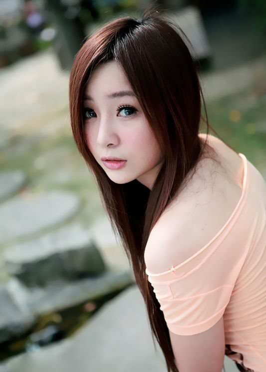 90后大胸萌妹子户外写真