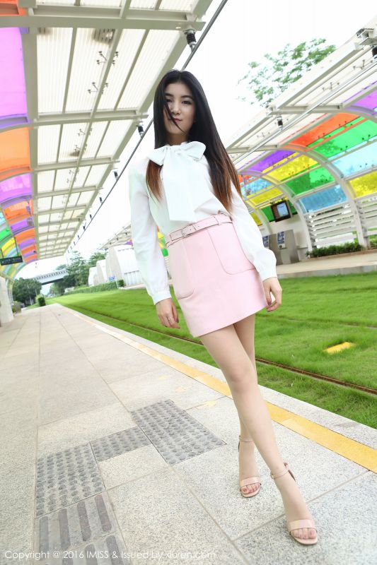 爱蜜社丝袜美腿美女Winki丝姬美腿诱惑写真