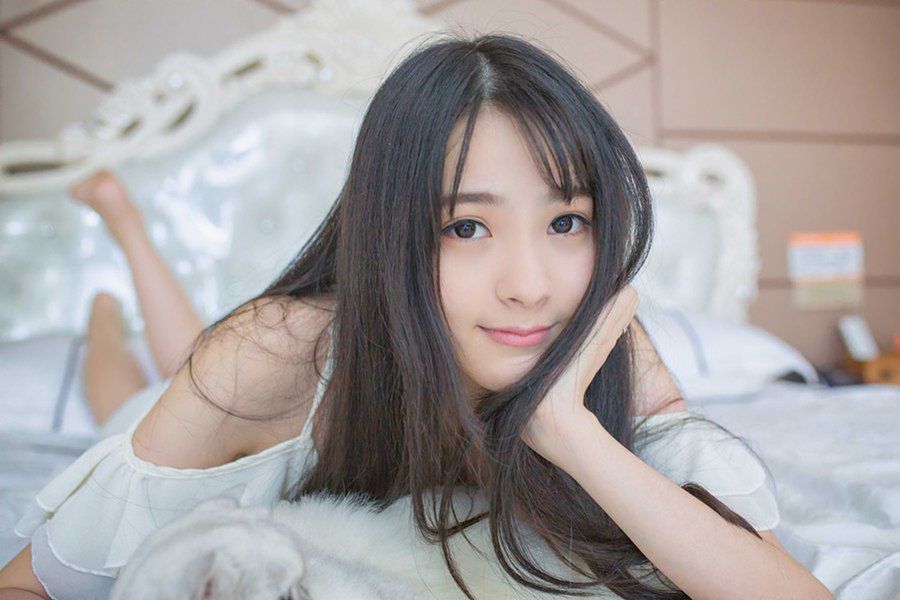 邻家美女可爱迷人私房写真