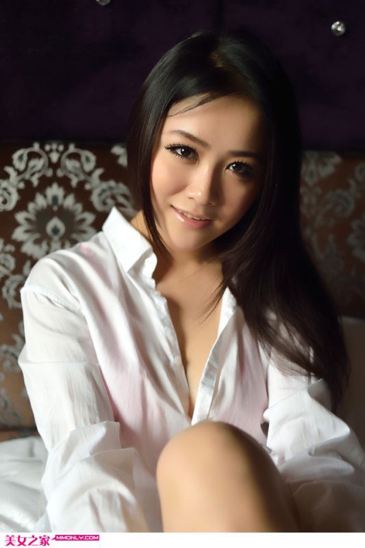 爆乳女模Anny诱惑迷人写真