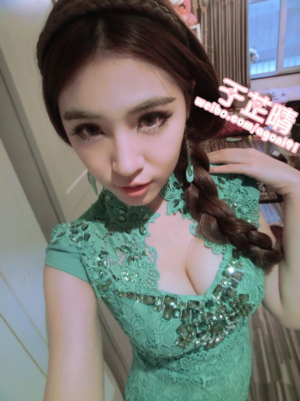 旗袍美女于芷晴高清性感自拍照