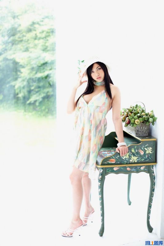 性感尤物原纱央莉小清新靓丽写真