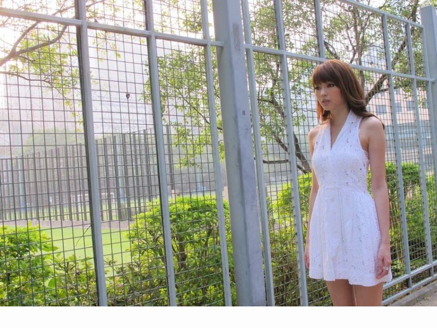 稚嫩清新小美女连诗雅街拍写真