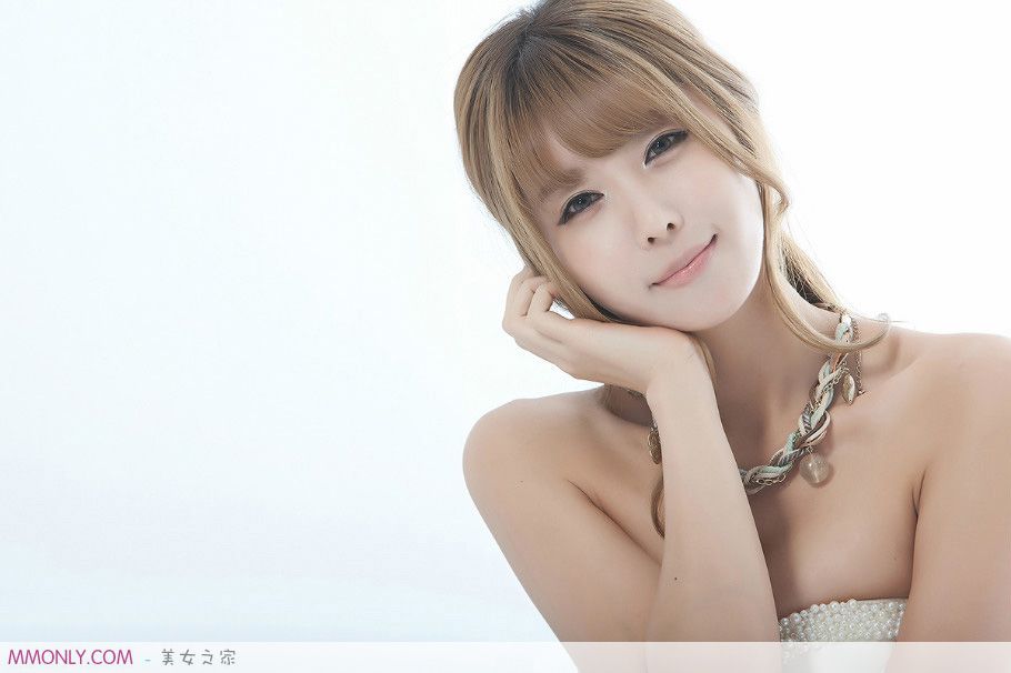 韩国美女许允美性感内衣私房写真