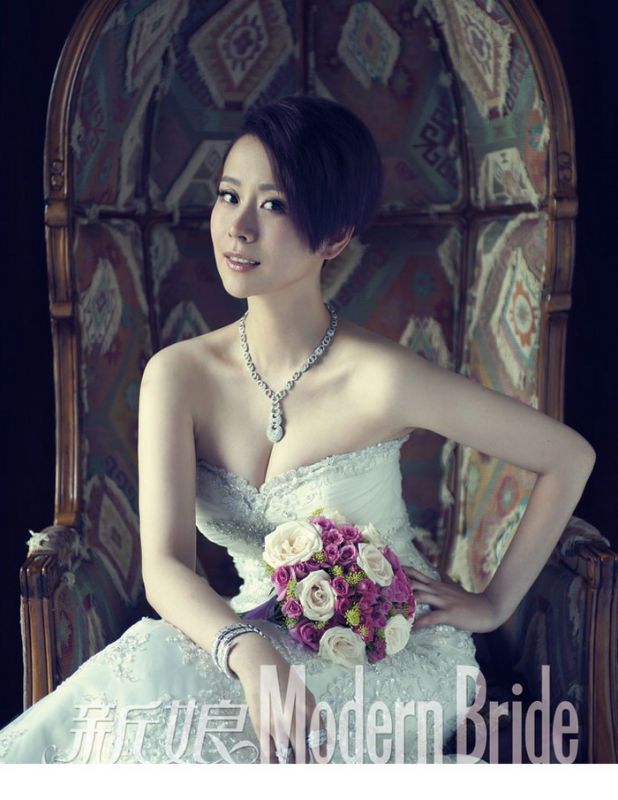 女星海清裹胸婚纱性感写真