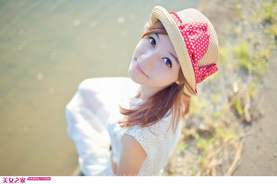 长裙美女清新户外写真