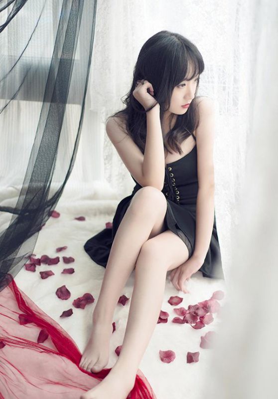 性感大胸萌妹子私房诱惑写真