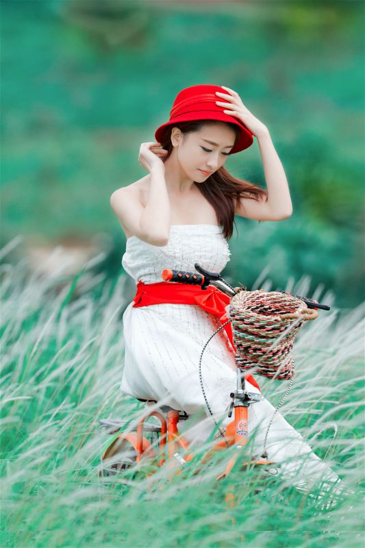 气质小美女小清新户外写真
