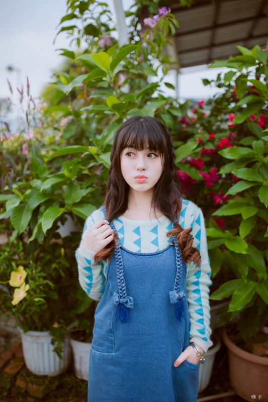 邻家萌妹子户外唯美写真