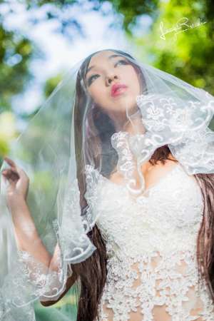 邻家美女户外性感迷人写真