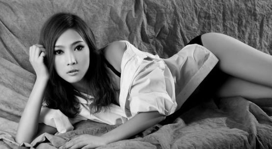 性感酥胸美女私房妩媚高清写真