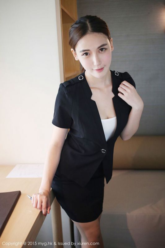 黑丝制服美女熊吖BOBO写真集