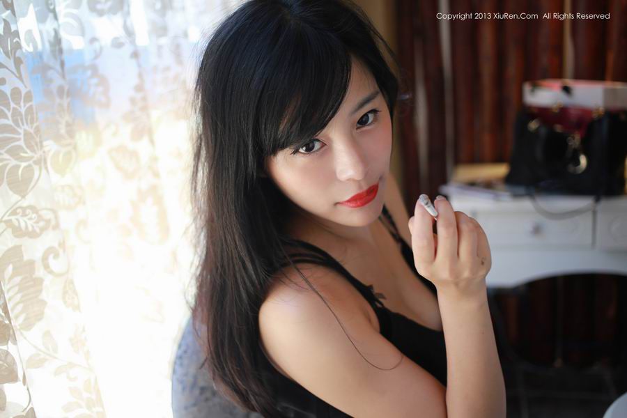 秀人模特易欣透视衫大秀迷人大胸