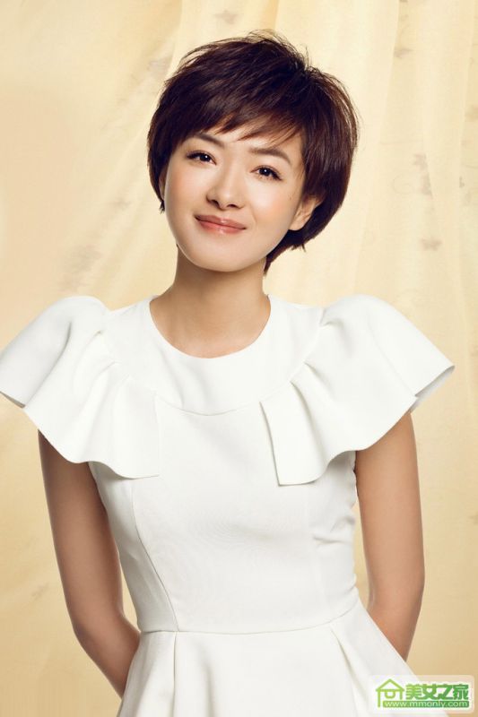 清新美女万茜甜美笑容写真