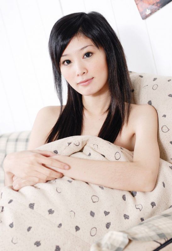 裹胸短裙萌妹子室内写真
