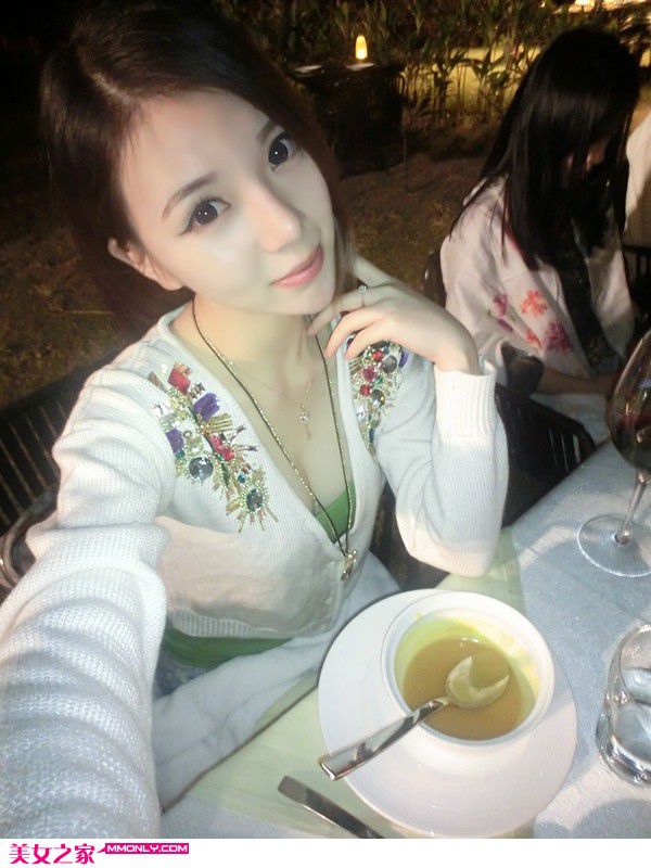 可爱美女高清自拍照