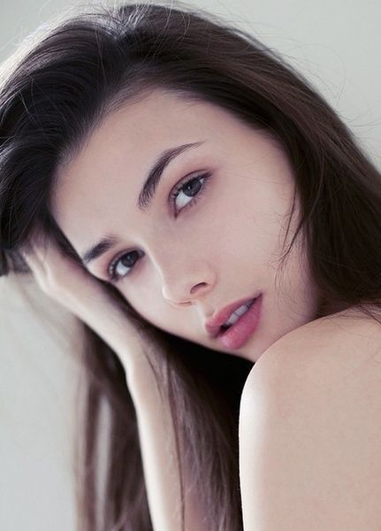 金发欧美美女超模吊带裙高清写照