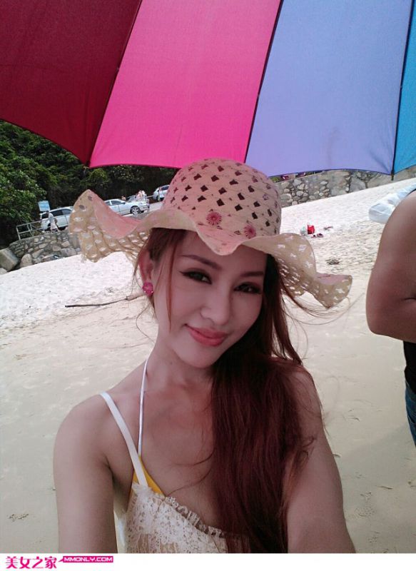 性感模特秀美背诱人写真
