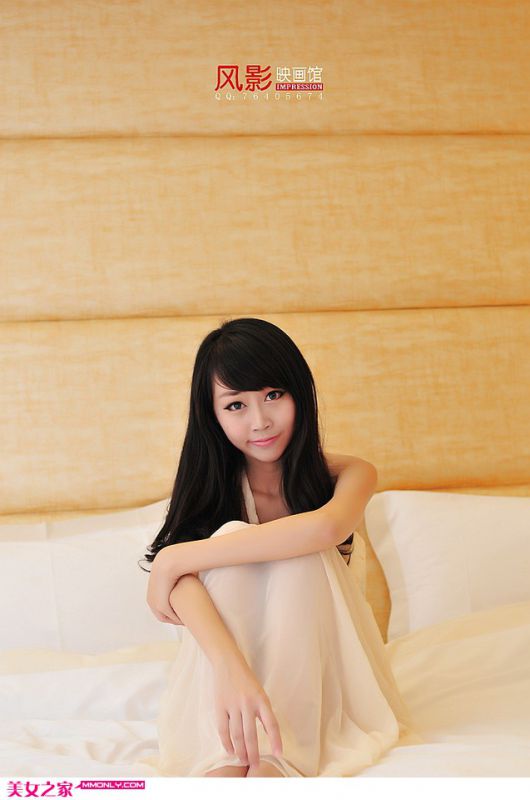 长裙美女可爱私房迷人写真