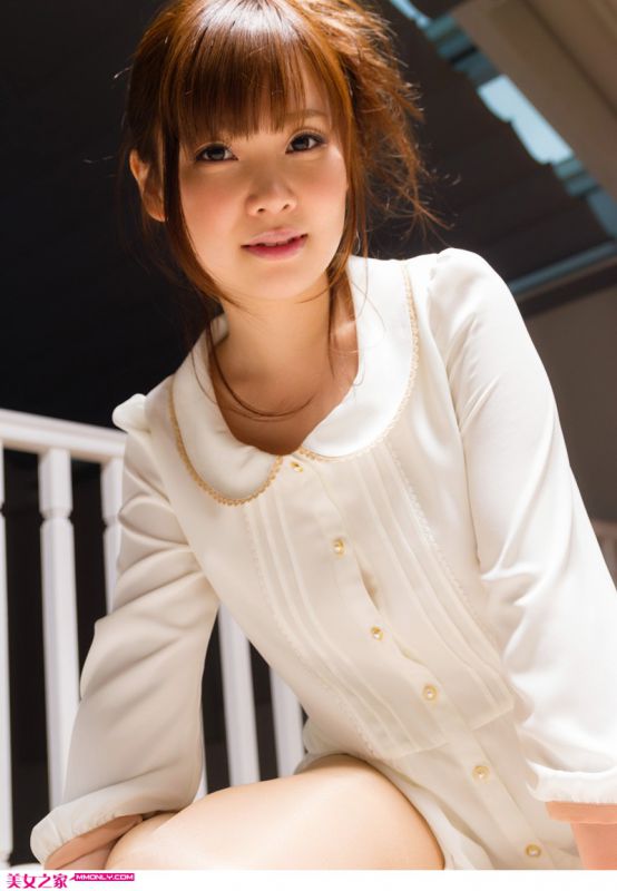 白衫美眉星川英智室内高清写真